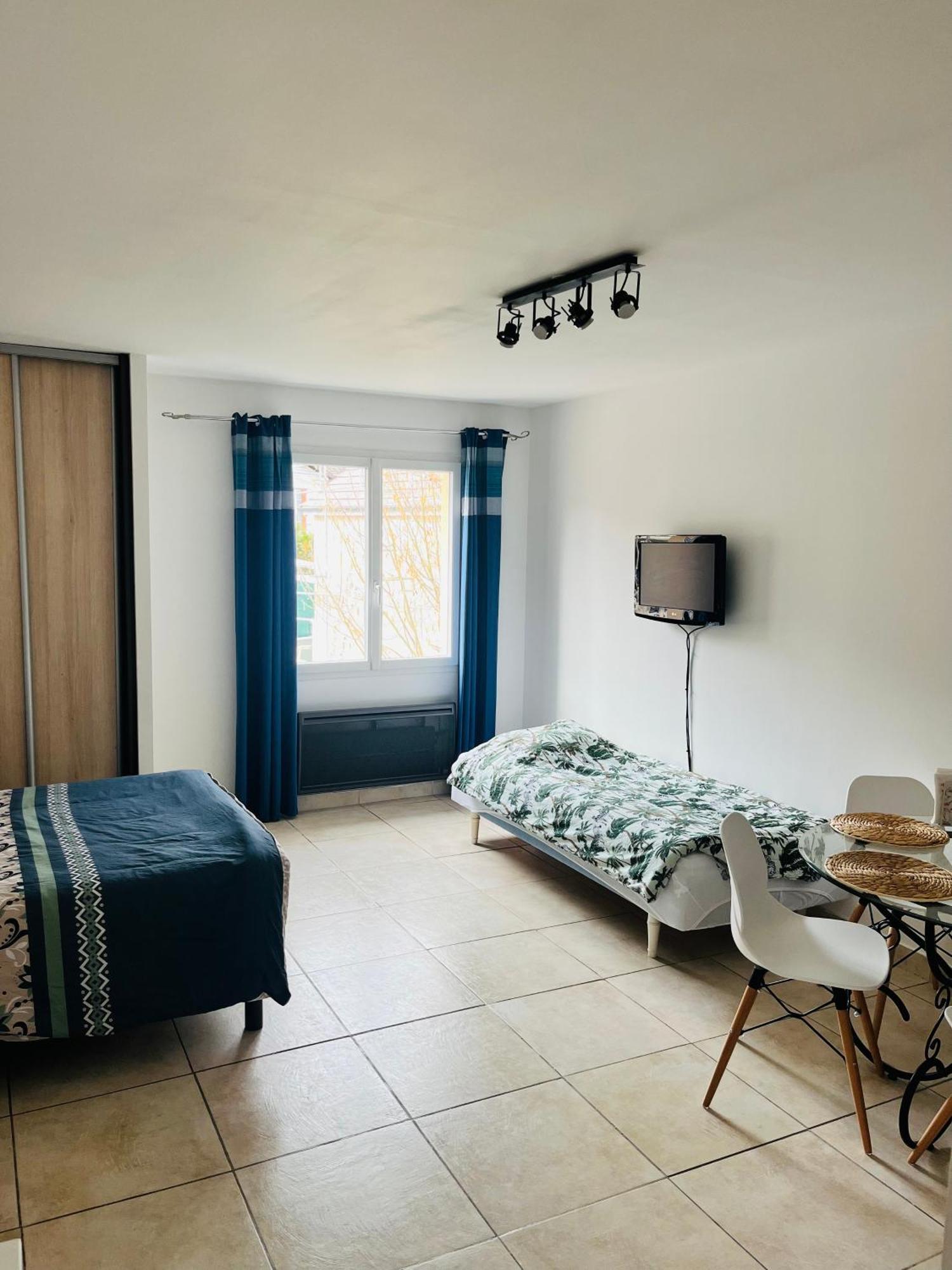 Ferienwohnung Le Chaleureux - Disneyland, Parking Gratuit Montry Exterior foto